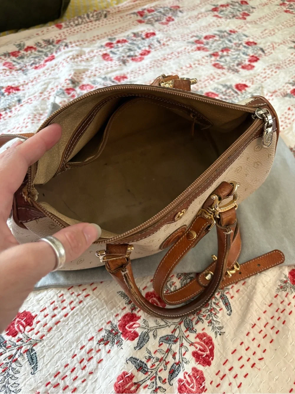 Vintage Leather Pollini Handbag Purse - Made in Italy